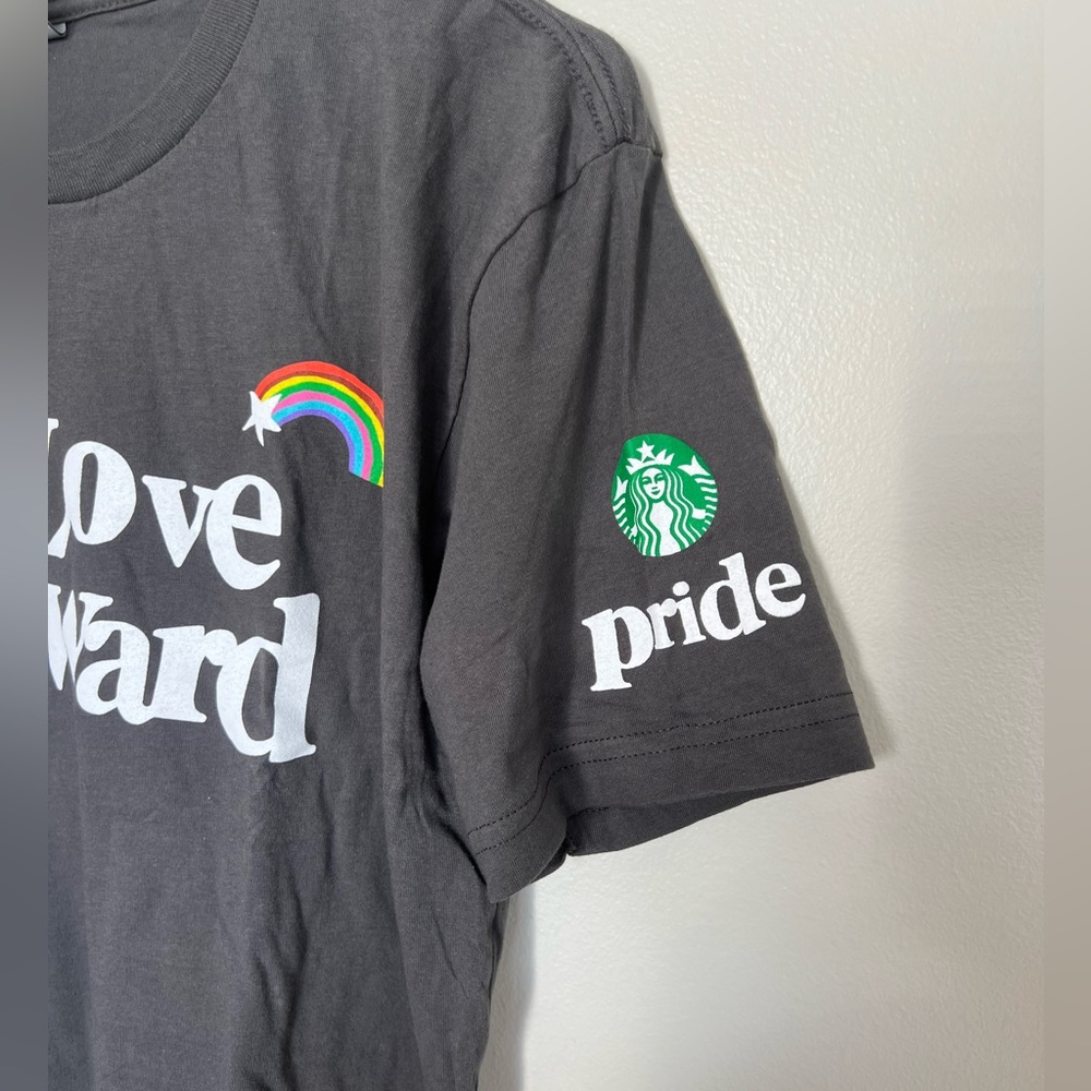 Sbux Pride Shirt ‘22 (S/M)
